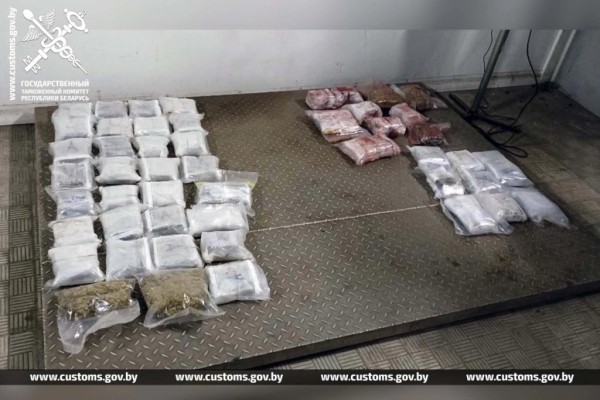 В Беларуси контрабандиста приговорили к 12 годам и конфисковали Mercedes-Benz Sprinter В Беларуси контрабандиста приговорили к 12 годам и конфисковали Mercedes-Benz Sprinter