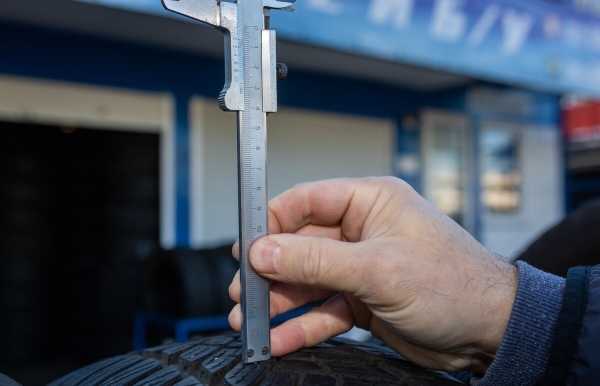 «В Германии они стоят 5 евро». Откровенный разговор с продавцом бэушных шин