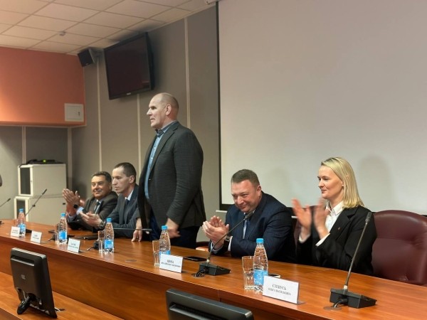 Знаменитый борец Александр Карелин посещает Брест