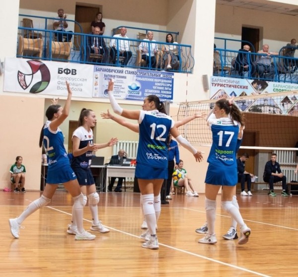 Обе волейбольные команды из Бреста с побед начали новый чемпионат Беларуси Обе волейбольные команды из Бреста с побед начали новый чемпионат Беларуси