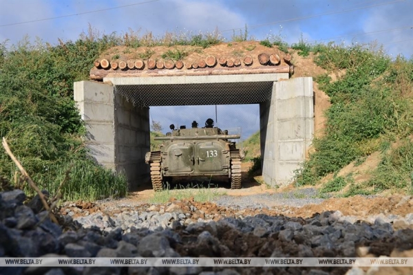 Лукашенко осмотрел укрепрайон в Брестской области