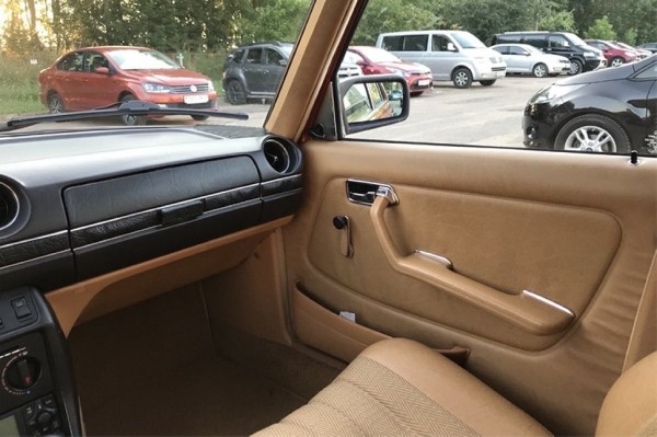 Это один из самых дорогих Mercedes W123 в Беларуси? Это один из самых дорогих Mercedes W123 в Беларуси?