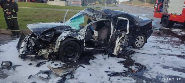 Едешь по городу и вдруг в лоб вылетает грузовик. Кошмарное ДТП попало на видео