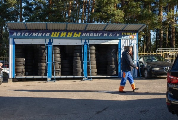 «В Германии они стоят 5 евро». Откровенный разговор с продавцом бэушных шин