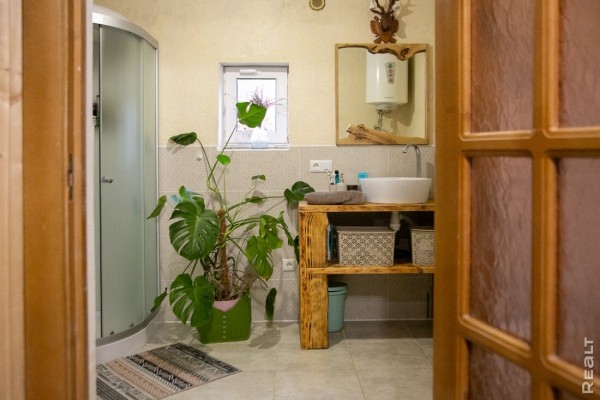 Девушка уехала из столицы в деревню в Березовском районе и нашла себе там дело — ремонтирует дом прадеда. И вот что у нее получилось Девушка уехала из столицы в деревню в Березовском районе и нашла себе там дело — ремонтирует дом прадеда. И вот что у нее получилось