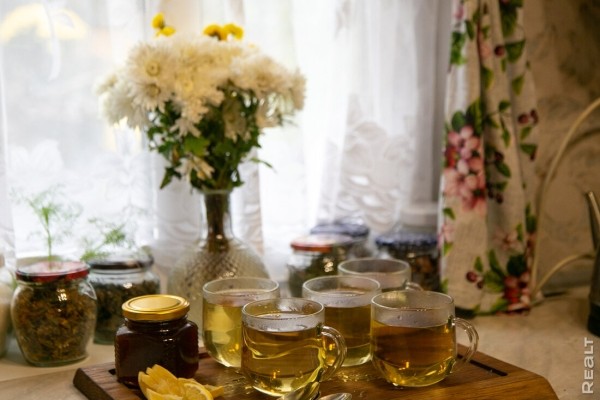 Девушка уехала из столицы в деревню в Березовском районе и нашла себе там дело — ремонтирует дом прадеда. И вот что у нее получилось Девушка уехала из столицы в деревню в Березовском районе и нашла себе там дело — ремонтирует дом прадеда. И вот что у нее получилось