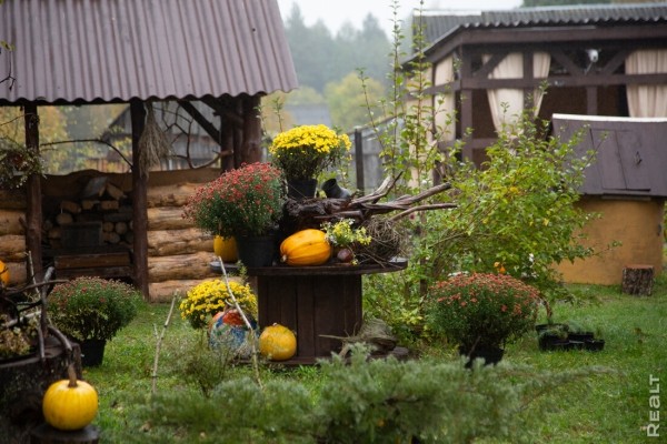 Девушка уехала из столицы в деревню в Березовском районе и нашла себе там дело — ремонтирует дом прадеда. И вот что у нее получилось Девушка уехала из столицы в деревню в Березовском районе и нашла себе там дело — ремонтирует дом прадеда. И вот что у нее получилось
