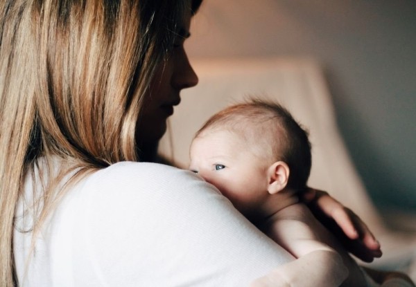 Чтиво для родителей. Минтруда выпустило брошюру, которую полезно почитать всем мамам и папам