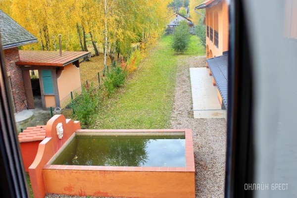 Запланируйте семейный отдых на антуражной вилле с бассейном и рестораном недалеко от Бреста. Аренда номеров, празднование торжеств в Villa Boutique Hotel