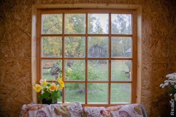 Девушка уехала из столицы в деревню в Березовском районе и нашла себе там дело — ремонтирует дом прадеда. И вот что у нее получилось Девушка уехала из столицы в деревню в Березовском районе и нашла себе там дело — ремонтирует дом прадеда. И вот что у нее получилось