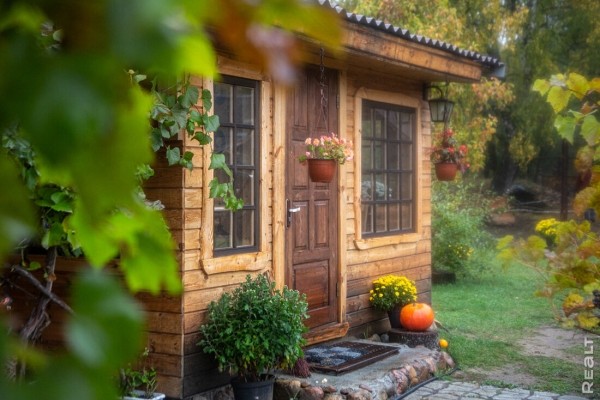 Девушка уехала из столицы в деревню в Березовском районе и нашла себе там дело — ремонтирует дом прадеда. И вот что у нее получилось Девушка уехала из столицы в деревню в Березовском районе и нашла себе там дело — ремонтирует дом прадеда. И вот что у нее получилось