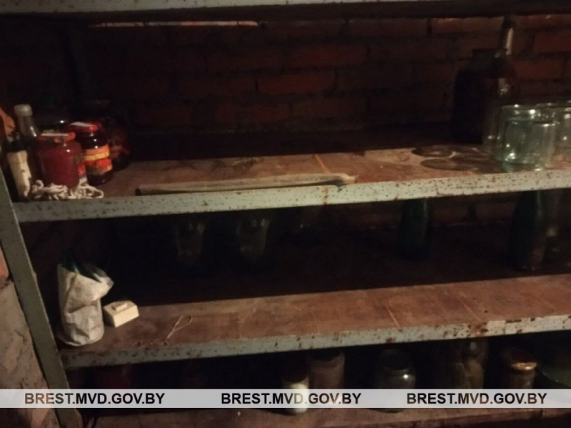 В Ивацевичах местный житель украл консервацию у соседей на 500 рублей В Ивацевичах местный житель украл консервацию у соседей на 500 рублей