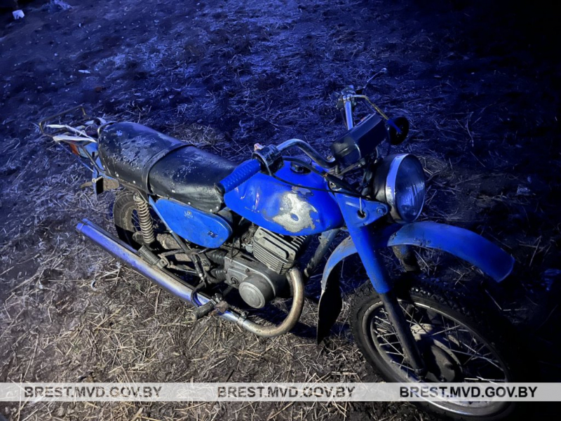 В новогоднюю ночь мотоциклист сбил велосипедиста в Дрогичинском районе