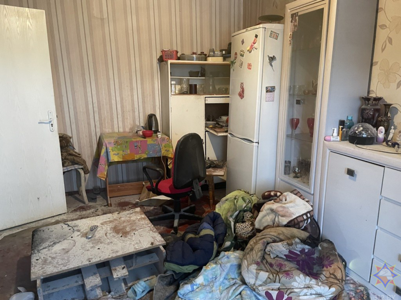 В Барановичах в общежитии загорелись диван и постельные принадлежности в комнате В Барановичах в общежитии загорелись диван и постельные принадлежности в комнате
