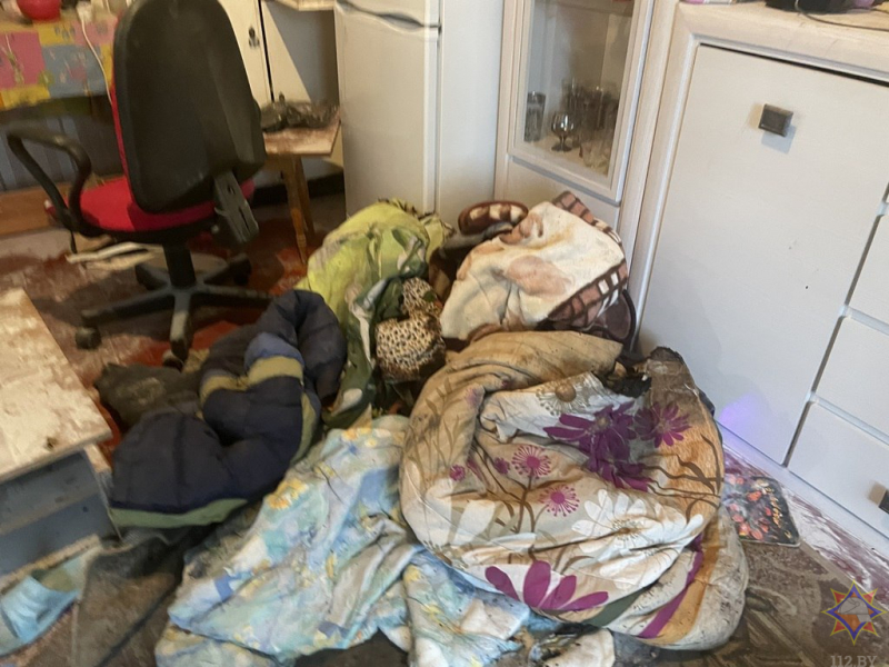 В Барановичах в общежитии загорелись диван и постельные принадлежности в комнате В Барановичах в общежитии загорелись диван и постельные принадлежности в комнате