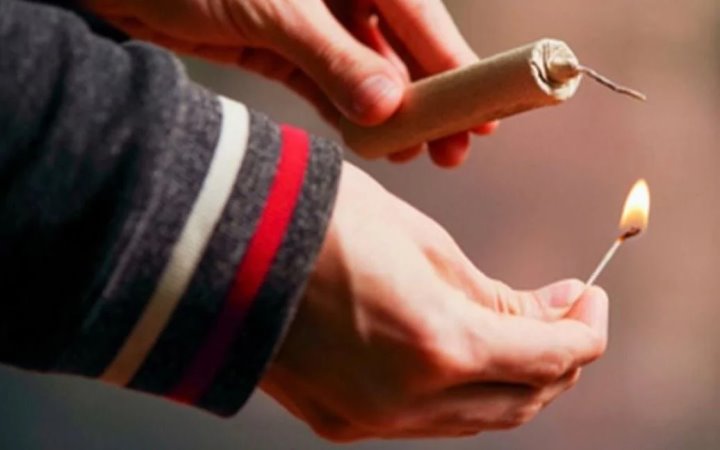 В Беларуси пенсионерка перепутала свечу с петардой