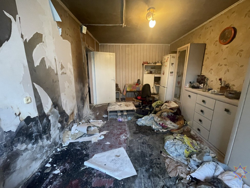 В Барановичах в общежитии загорелись диван и постельные принадлежности в комнате В Барановичах в общежитии загорелись диван и постельные принадлежности в комнате