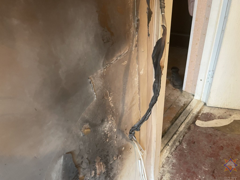 В Барановичах в общежитии загорелись диван и постельные принадлежности в комнате В Барановичах в общежитии загорелись диван и постельные принадлежности в комнате