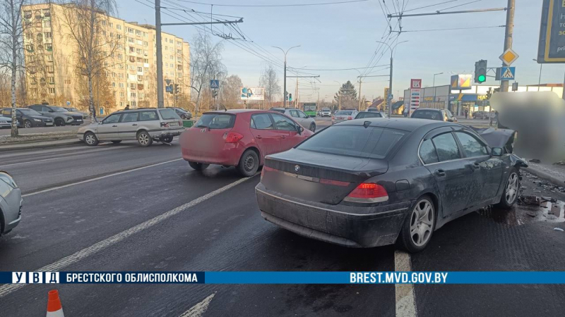 Подробности ДТП в Бресте с участием четырех автомобилей Подробности ДТП в Бресте с участием четырех автомобилей