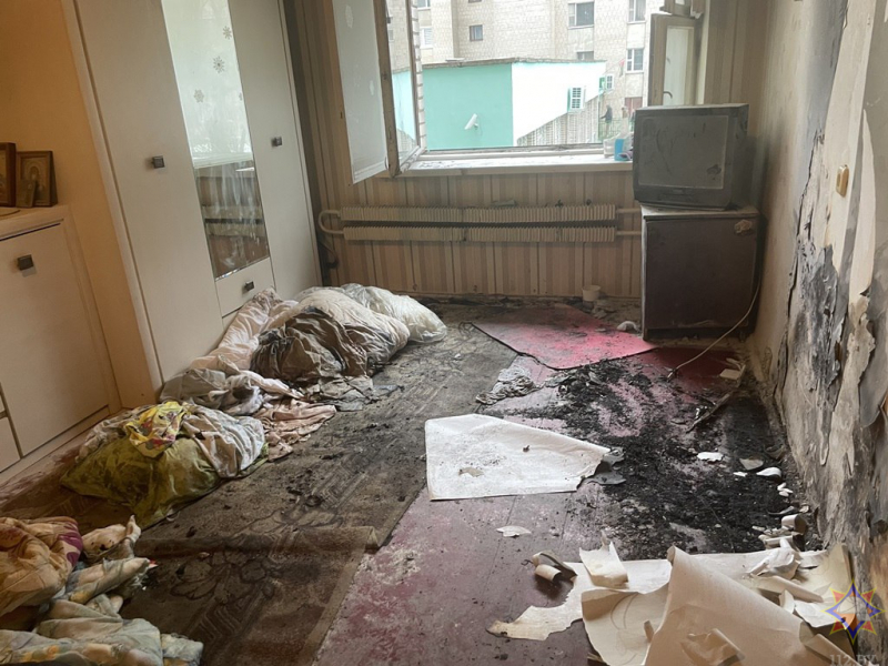 В Барановичах в общежитии загорелись диван и постельные принадлежности в комнате В Барановичах в общежитии загорелись диван и постельные принадлежности в комнате