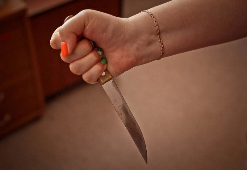 В Минске на одной из новых станций метро женщину ударили ножом. Задержана 23-летняя девушка В Минске на одной из новых станций метро женщину ударили ножом. Задержана 23-летняя девушка