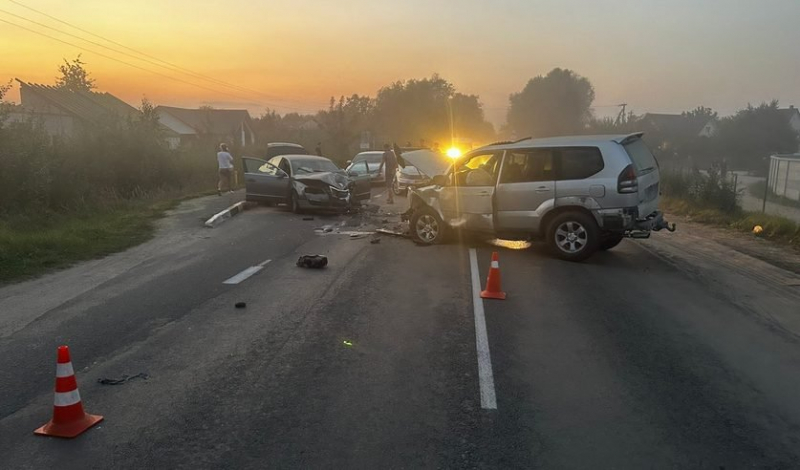 Пьяный водитель на угнанном Toyota совершил жуткое ДТП под Брестом — установлены подробности Пьяный водитель на угнанном Toyota совершил жуткое ДТП под Брестом — установлены подробности