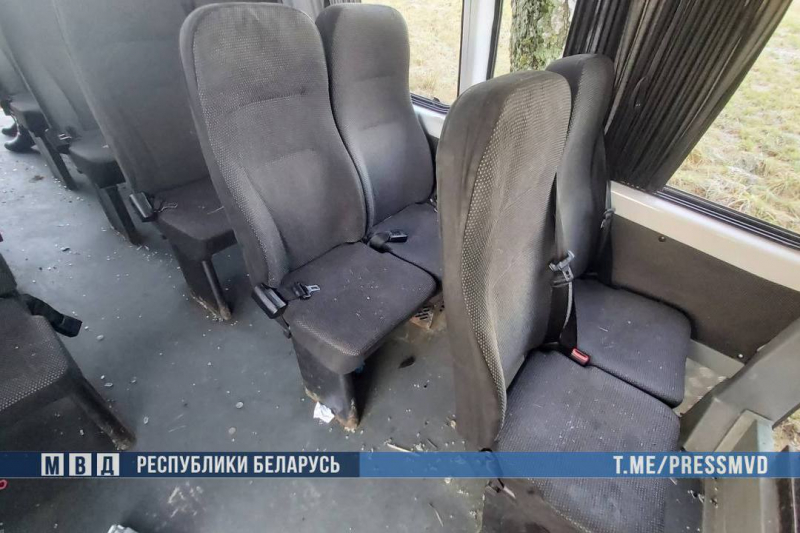 В Беларуси перевернулась маршрутка с пассажирами