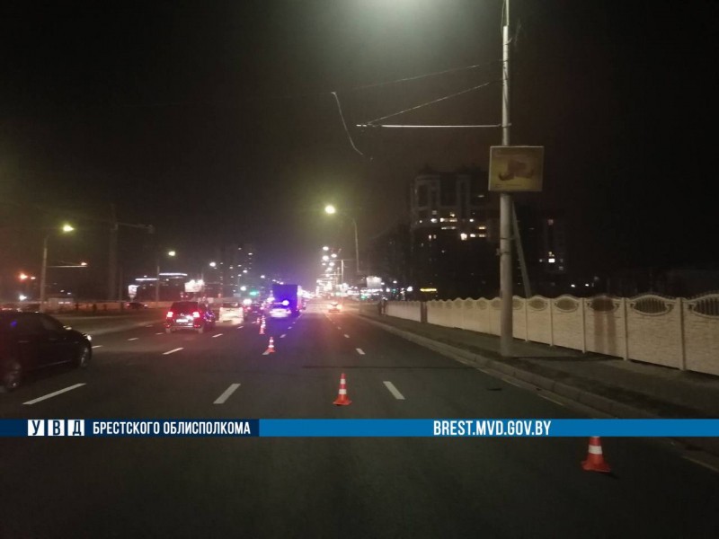 В Бресте на ул. Московской погиб пешеход. Следствие ищет очевидцев В Бресте на ул. Московской погиб пешеход. Следствие ищет очевидцев