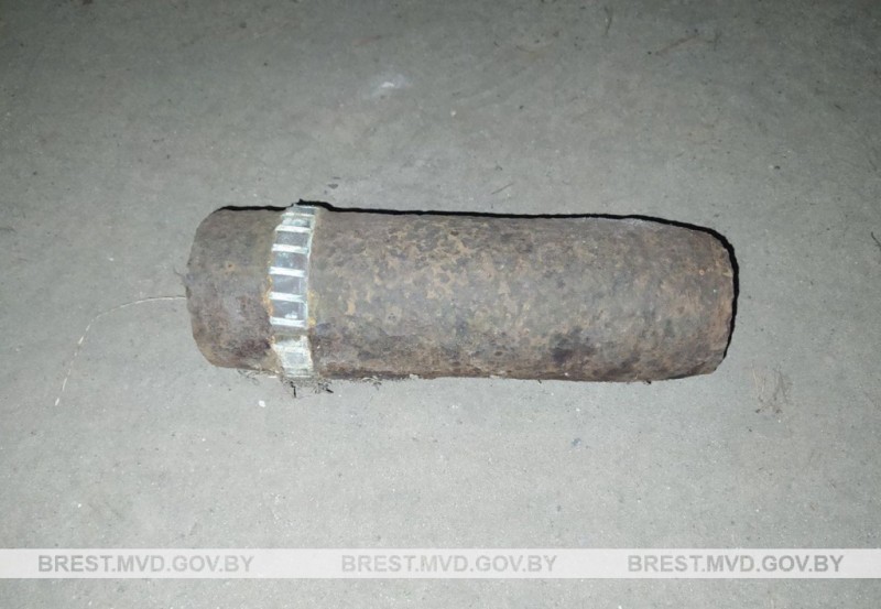 Рядом с домом в Бресте нашли снаряд времен Великой Отечественной войны