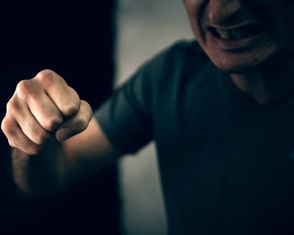 Житель Ивацевичского района избил своего деда. Как его наказал суд