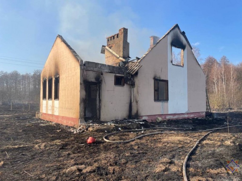 Трагедия в Кобринском районе: пожар унес жизнь мужчины Трагедия в Кобринском районе: пожар унес жизнь мужчины