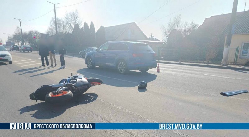 Мотоциклист влетел в Audi в Барановичах