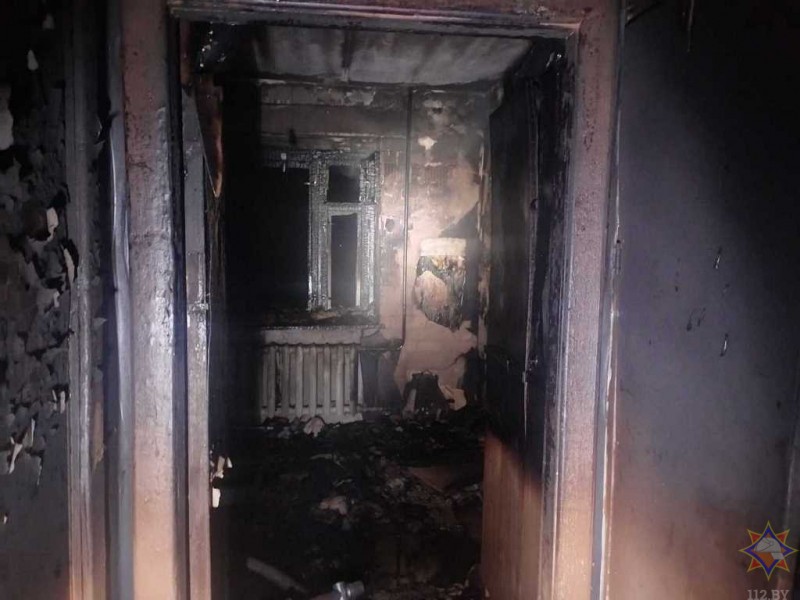 Белорус забрался в горящую квартиру через балкон, чтобы спасти женщину Белорус забрался в горящую квартиру через балкон, чтобы спасти женщину