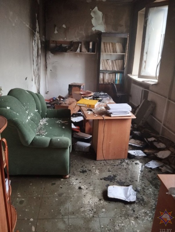 Пожар в административном здании Пинска: повреждены документы и мебель
