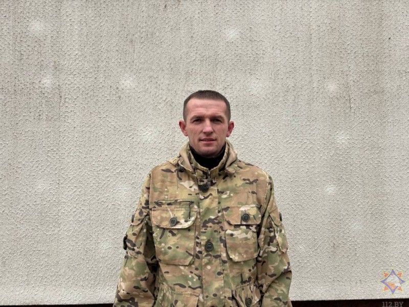 Белорус забрался в горящую квартиру через балкон, чтобы спасти женщину Белорус забрался в горящую квартиру через балкон, чтобы спасти женщину