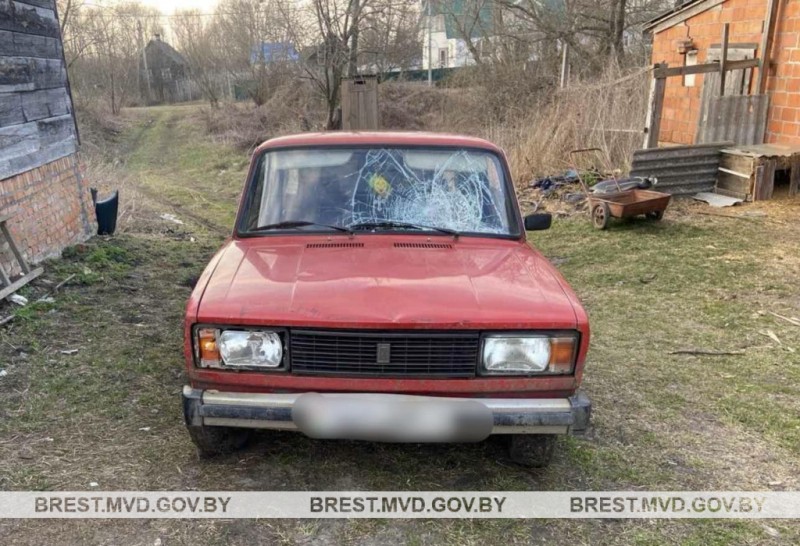 13-летний подросток на мопеде столкнулся с автомобилем в Столинском районе: водитель ВАЗ скрылся с места ДТП