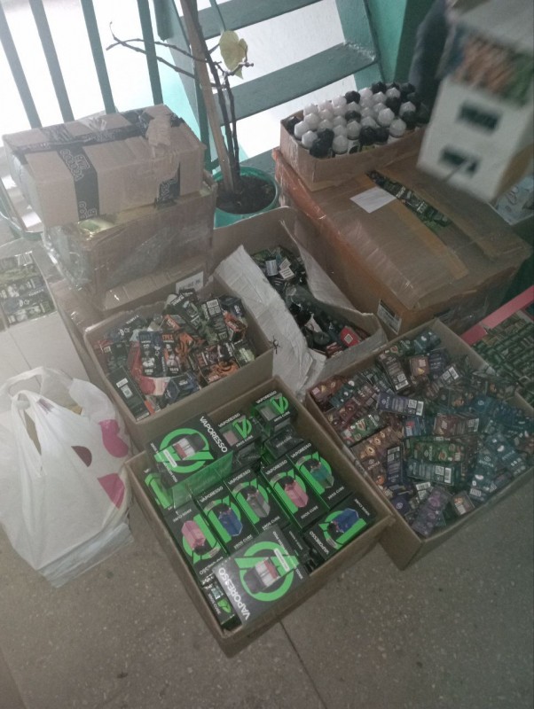 Белорус продавал вейпы детям. На какую сумму изъят товар? Белорус продавал вейпы детям. На какую сумму изъят товар?