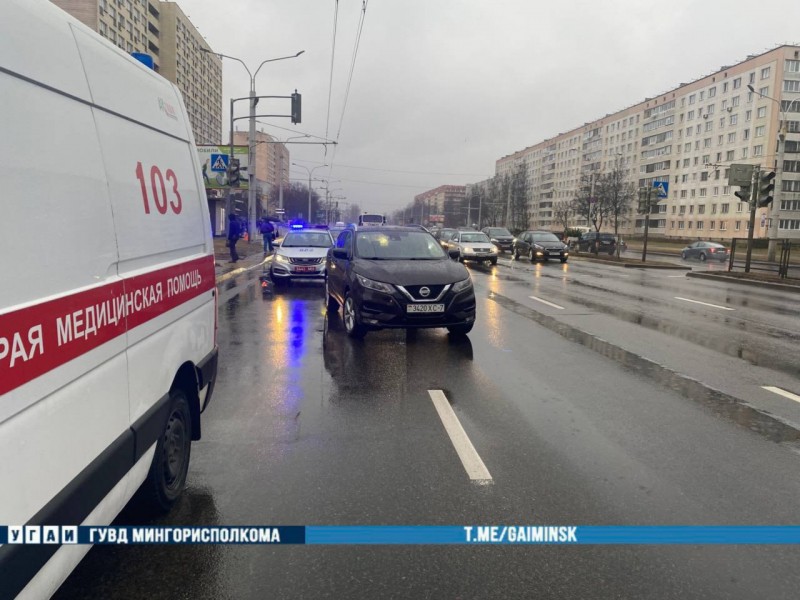 Камера зафиксировала момент, как в Минске жестоко сбили женщину Камера зафиксировала момент, как в Минске жестоко сбили женщину