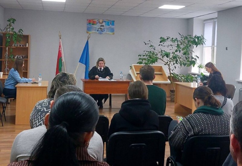 В Беларуси суд лишил родительских прав многодетную пару. Вот что произошло В Беларуси суд лишил родительских прав многодетную пару. Вот что произошло