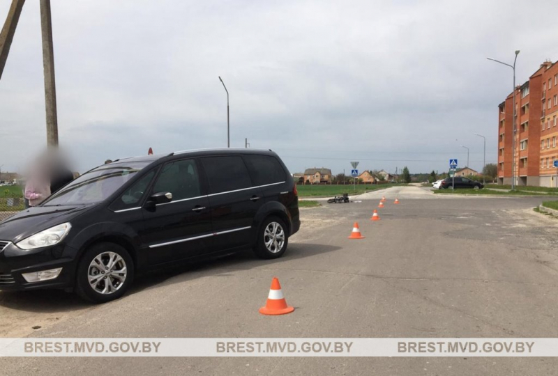 ДТП в Столине: водитель и электровелосипедист столкнулись на повороте – кто виноват?