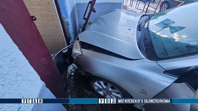 «Получил права четыре месяца назад». 18-летний водитель врезался в магазин «Получил права четыре месяца назад». 18-летний водитель врезался в магазин