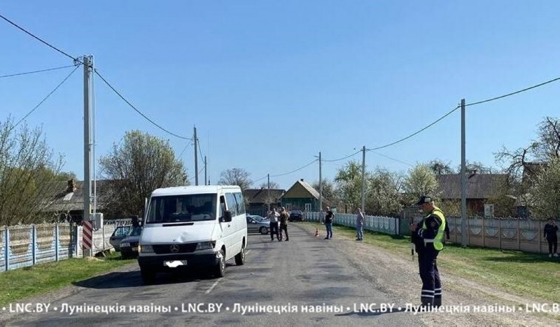 В Лунинецком районе девочку сбил Mercedes: пострадавшую госпитализировали в Брест