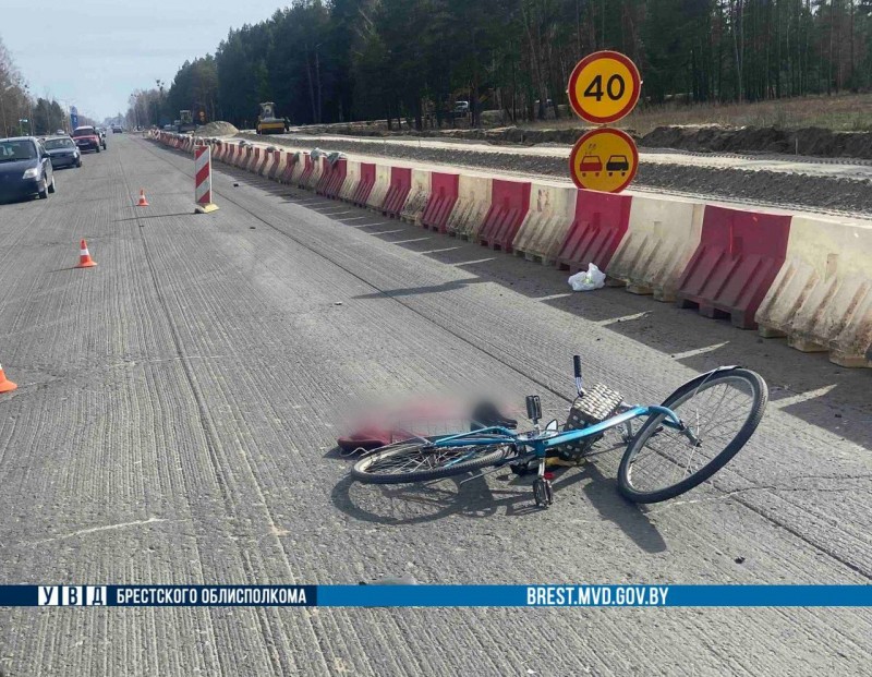 ДТП в Пинском районе: мотоцикл Kawasaki сбил велосипедиста