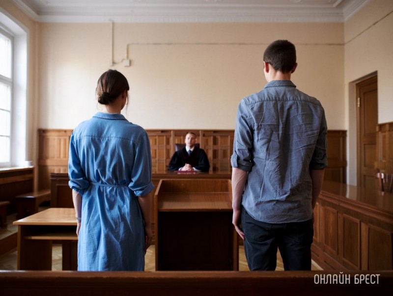 В Беларуси суд лишил мать-алкоголичку и безответственного отца родительских прав В Беларуси суд лишил мать-алкоголичку и безответственного отца родительских прав