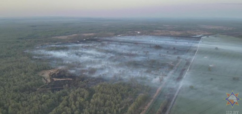 54 сброса воды с вертолетов: как тушили лесной пожар в Столинском районе 54 сброса воды с вертолетов: как тушили лесной пожар в Столинском районе