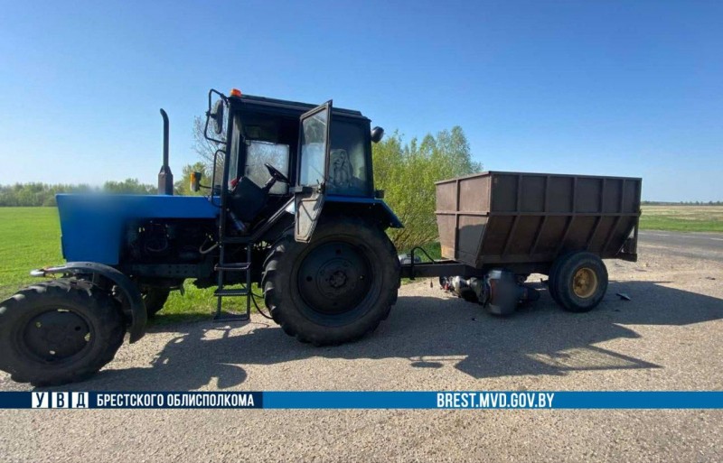 Столкновение с трактором и наезд на пешехода: два ДТП с мотоциклами в Брестской области