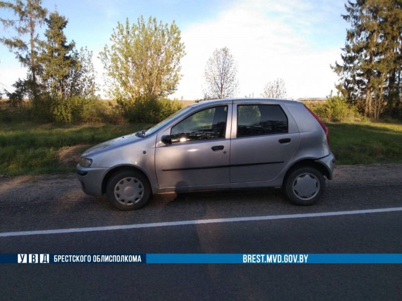 Автомобиль и мотоцикл столкнулись на автодороге «Брест — Беловежская пуща»