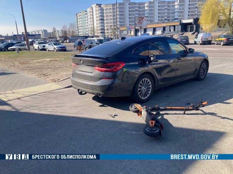 В Бресте водитель «БМВ» сбил подростка на электросамокате В Бресте водитель «БМВ» сбил подростка на электросамокате