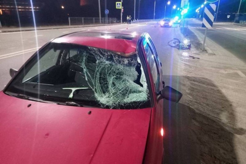 Женщина за рулем Volkswagen сбила велосипедиста: следствие установило ее невиновность Женщина за рулем Volkswagen сбила велосипедиста: следствие установило ее невиновность