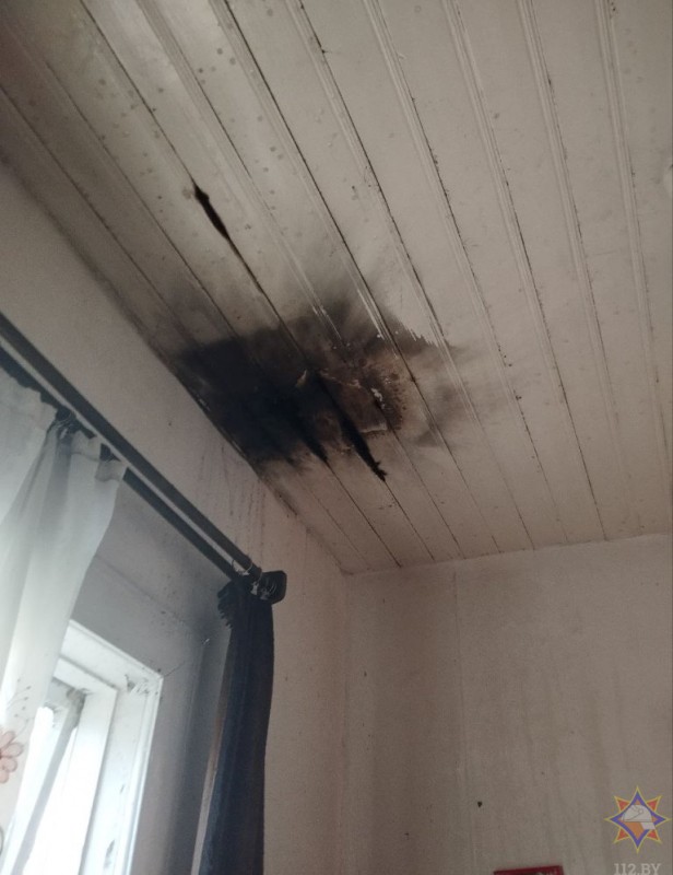 На пожаре в Пинском районе работники МЧС спасли 8 человек, в том числе 5 детей